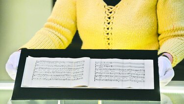 Presentan pieza perdida de Mozart y Salieri en Praga