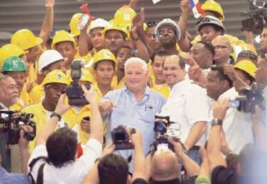 Gobierno, al servicio de Arias