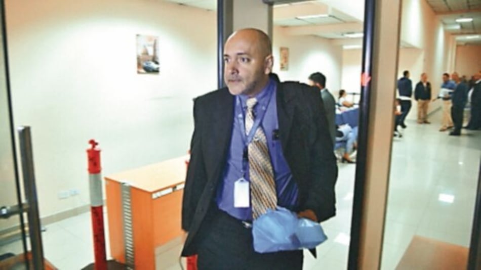 Testigo reconoce material interceptado a las víctimas