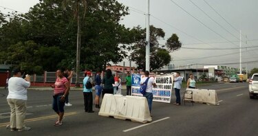 Protestan en Pandeportes por complejo deportivo de Los Andes 2