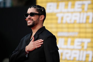 Bad Bunny mantiene su corona en los Billboard Latinos con nueve galardones