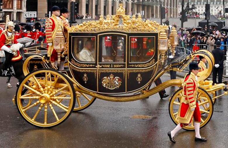 Dio inicio la histórica coronación del rey Carlos III