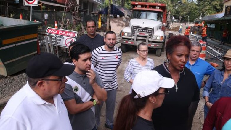 Comerciantes de vía Argentina protestan; Blandón dice que quejas tienen origen político