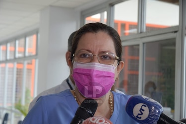 Turner: director regional de Salud de Los Santos ‘no está autorizado para emitir salvoconductos’; el funcionario aprobó uno para la cantante Sandra Sandoval