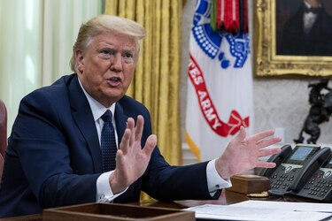 Rebelión en Facebook por apoyo a Donald Trump