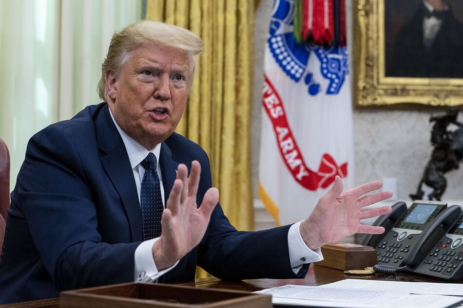 Rebelión en Facebook por apoyo a Donald Trump