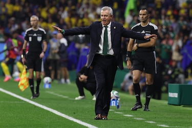 Javier Aguirre estalla por cambio de horario del México-Inglaterra