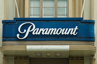 El sindicato de guionistas de Hollywood demanda a Paramount para evitar fusión con Warner