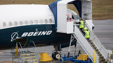 Entregas de aviones Boeing caen 54%