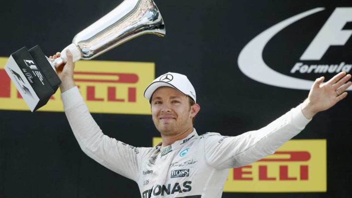 Nico Rosberg supera a Lewis Hamilton y gana el Gran Premio de España
