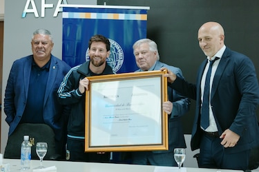 Messi recibe doctorado honoris causa de Universidad de Buenos Aires: ‘Nunca imaginé esto’
