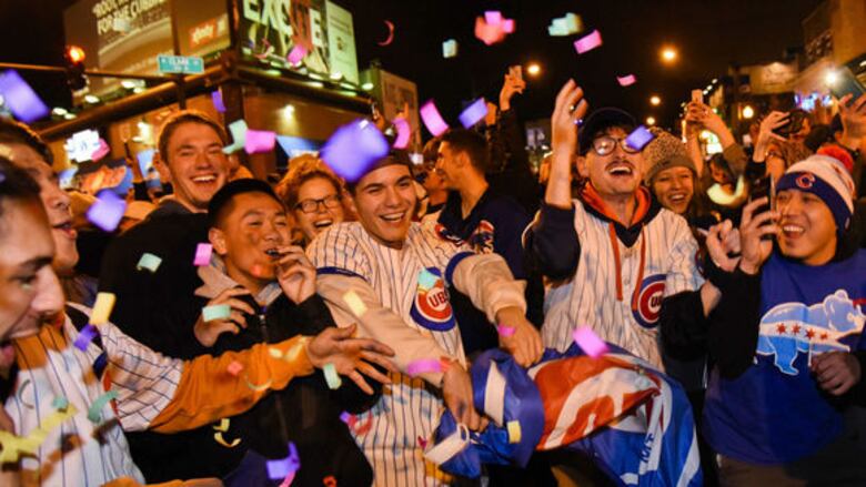 Chapman mantiene a flote a los Cachorros