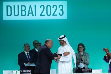 La COP28 aprueba poner en marcha el nuevo fondo de pérdidas y daños