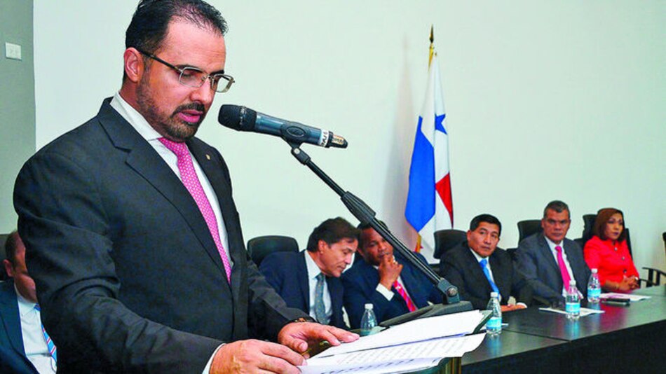 Diputado Luis Barría demanda a presidenta de la Red Ciudadana Urbana de Panamá