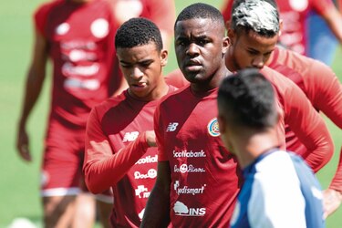 A vacunar con goles a los ‘ticos’
