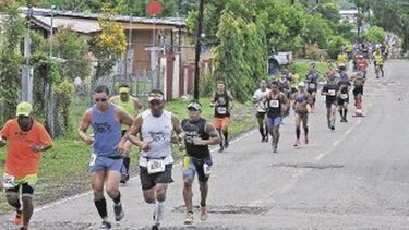 Kenianos ganan prueba de Pesé
