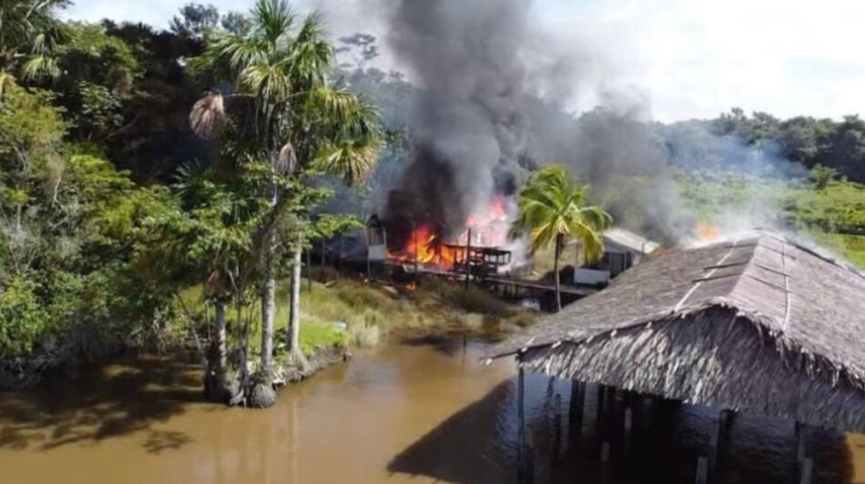 Militares de Venezuela destruyen un campamento de minería ilegal en el sur del país