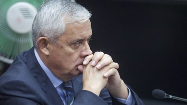 Pérez Molina niega participación en red de corrupción