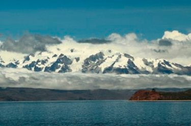 Restos antiguos bajo el Titicaca