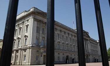 Refuerzan la seguridad en el palacio de Buckingham