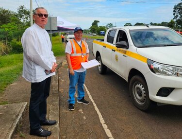 ‘Aquí hay directores que quieren andar con dos carros y escoltas. Eso se va a acabar’, contralor Anel ‘Bolo’ Flores