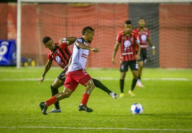 Con dos goles de Blackburn, el San Francisco avanza a las semifinales