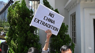 Hong Kong suspende el proyecto de ley sobre la extradición a China