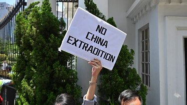 Hong Kong suspende el proyecto de ley sobre la extradición a China