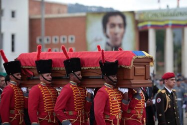 Restos de Chávez reposan ‘cristianamente’ en museo de Caracas: Maduro