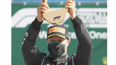  Bottas gana una carrera simbólica  
