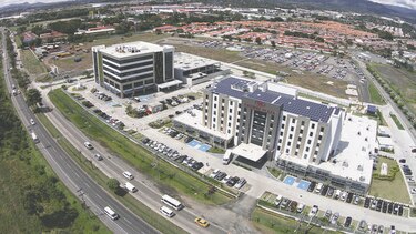 Rector Gustavo García de Paredes arrendó más tierras