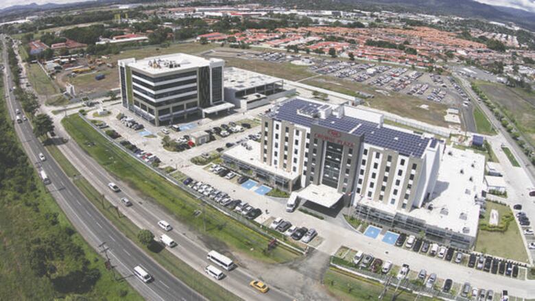 Rector Gustavo García de Paredes arrendó más tierras