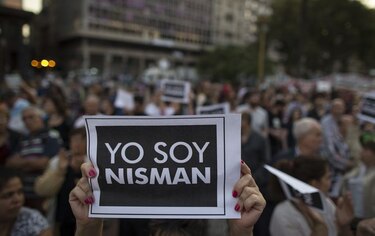 Peritos privados afirman que Nisman estaba arrodillado cuando recibió tiro