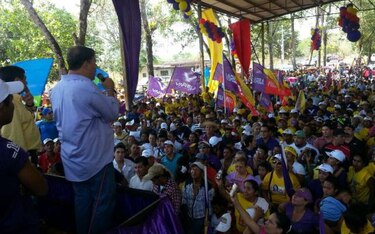 Varela felicita a Rosas por abandonar gallera llena de pavipollos