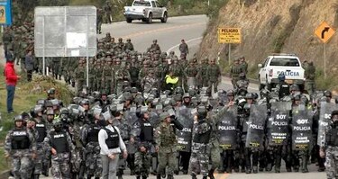 Nuevos enfrentamientos entre indígenas y policías, la Conaie dice que la violencia la pone el Gobierno