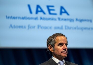 El jefe de la OIEA llega a Teherán antes de que expire plazo crucial en el programa nuclear
