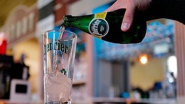 ¿Es Perrier tan pura como afirman? El escándalo por el agua embotellada que sacude a Francia