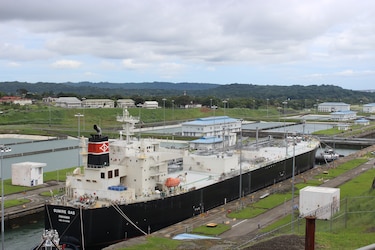 Canal de Panamá anuncia sistema de licitación de cupos de tránsitos a largo plazo 