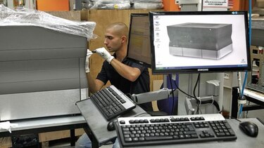 Venezuela innova en la crisis: basura para impresoras 3D