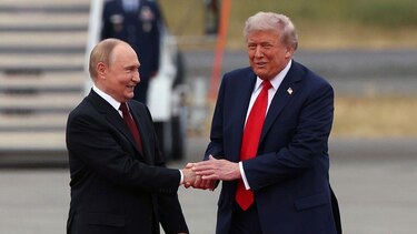 Cómo los conflictos globales se han convertido en un dolor de cabeza para Trump 