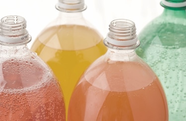 Consumidores asumen impuesto a bebidas