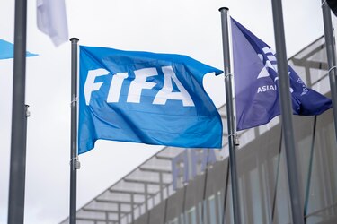 FIFA y Fondo Saudí para Desarrollo asignarán mil millones a préstamo para instalaciones a nivel mundial