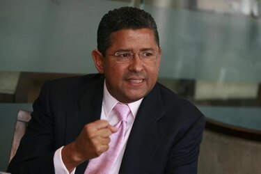 Moscoso niega tener oculto a expresidente Flores