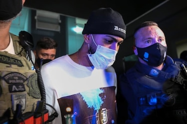 Detienen a delantero del Flamengo, Gabigol, en un casino clandestino en Sao Paulo