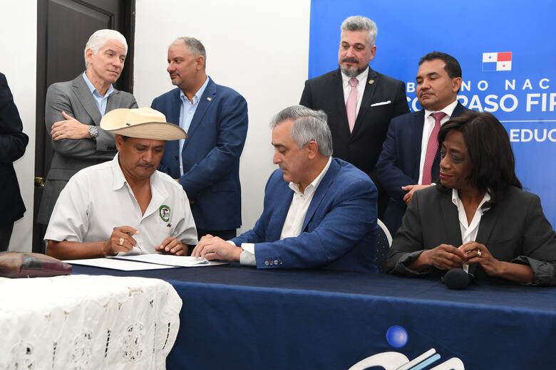 Docentes divididos tras acuerdo con el Meduca para reactivar clases el 14 de julio