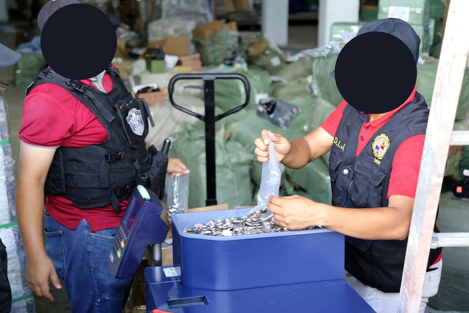 Aduanas: monedas ‘martinellis’ decomisadas procedían de China y tenían el logo de la JMJ