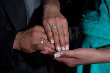 Amor sin barreras: excombatientes celebran boda masiva en Colombia