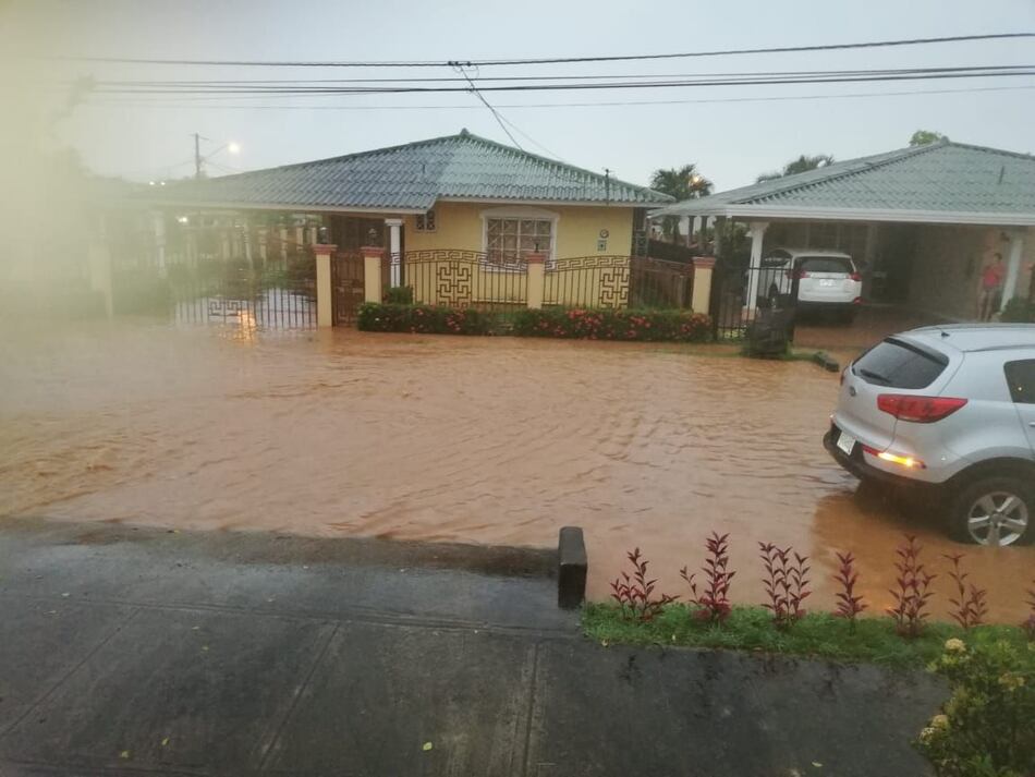 Lluvias en Herrera provocan daños menores en ocho residencias