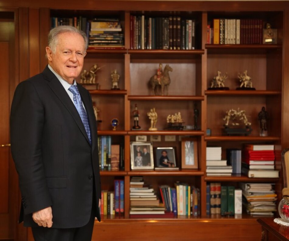 El hombre más rico de Colombia suma $3 mil millones a su fortuna