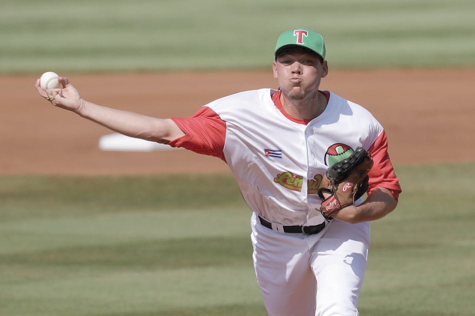 Federación Cubana de Béisbol reclama $10 millones por lanzador desertor
